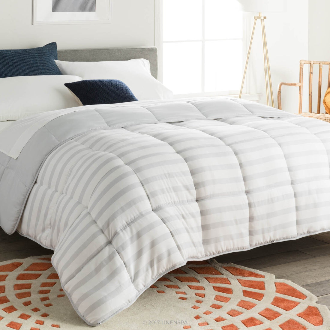 Cymak All Season Hypoallergenic Down Alternative Microfiber Comforter