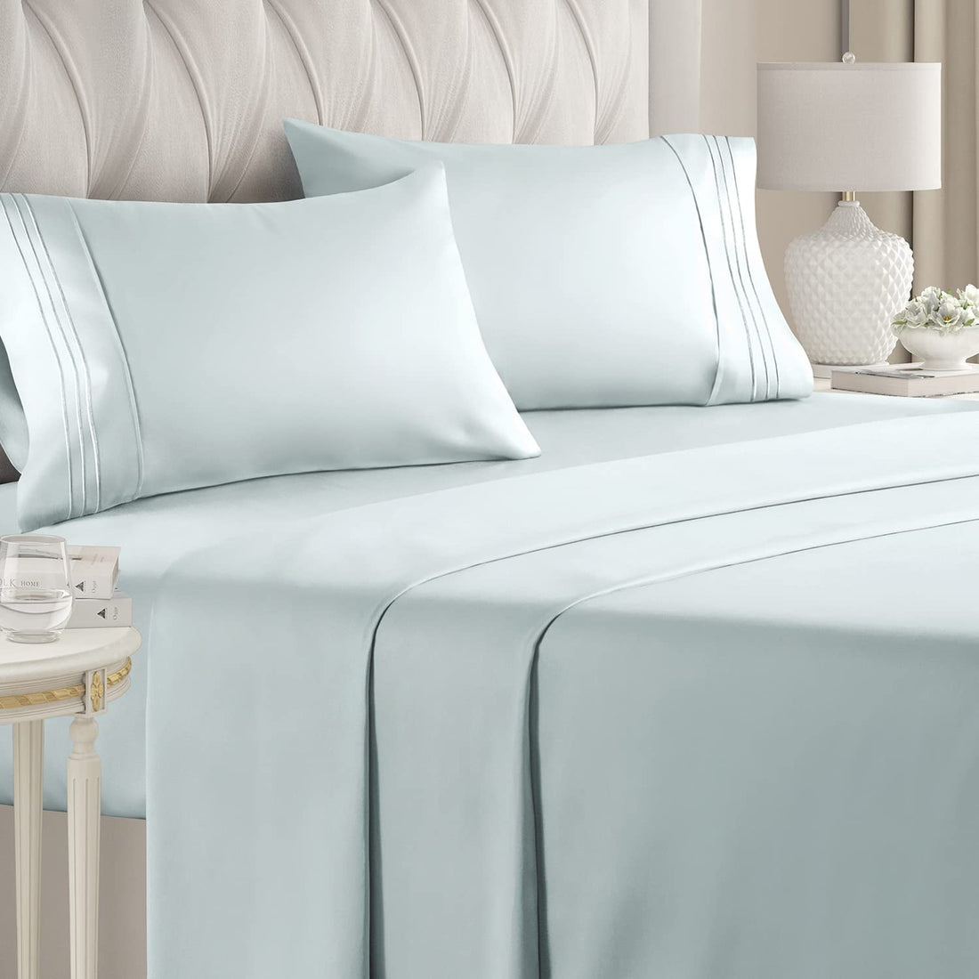 Cymak Queen/King 4 Piece Bedding Sheet Set - Breathable & Cooling Bed Sheets - Hotel Luxury Bed Sheets for Women & Men- Deep Pockets - Easy-fit - Soft & Wrinkle Free - Home Decor -White Oeko-Tex Bed Set