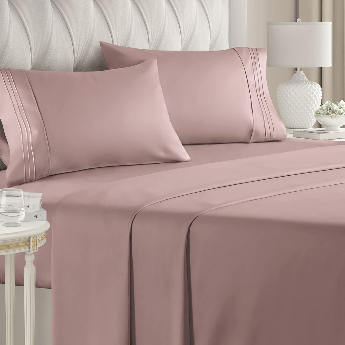 Cymak Queen/King 4 Piece Bedding Sheet Set - Breathable & Cooling Bed Sheets - Hotel Luxury Bed Sheets for Women & Men- Deep Pockets - Easy-fit - Soft & Wrinkle Free - Home Decor -White Oeko-Tex Bed Set