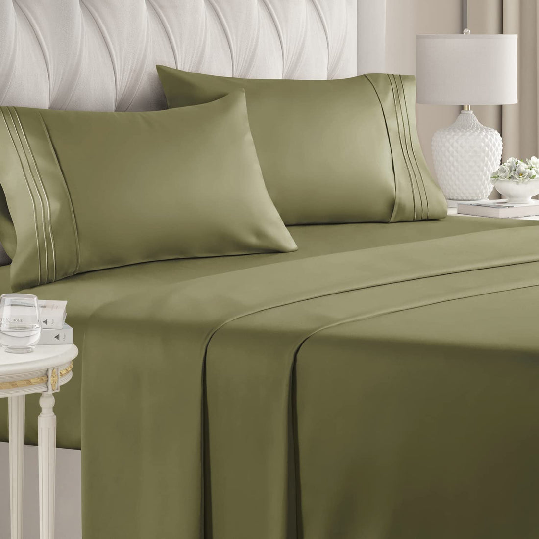 Cymak Queen/King 4 Piece Bedding Sheet Set - Breathable & Cooling Bed Sheets - Hotel Luxury Bed Sheets for Women & Men- Deep Pockets - Easy-fit - Soft & Wrinkle Free - Home Decor -White Oeko-Tex Bed Set