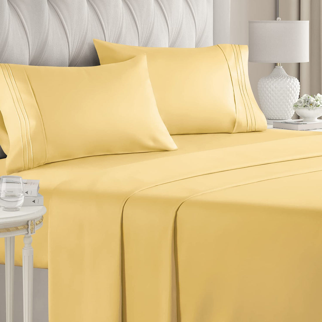 Cymak Queen/King 4 Piece Bedding Sheet Set - Breathable & Cooling Bed Sheets - Hotel Luxury Bed Sheets for Women & Men- Deep Pockets - Easy-fit - Soft & Wrinkle Free - Home Decor -White Oeko-Tex Bed Set